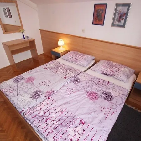 Barisic Apartment Vir